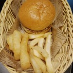 ビッグエコー - 料理写真:チーズバーガーセット(オニポテ)・３１３円