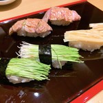 Ichie - トロ炙り、芽ネギ、黄ニラ