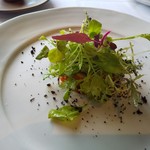 レストラン ウオゼン - 佐渡メジマグロのカツレツにトマトの焦がしバターソース、オリーブの粉末