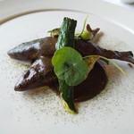 レストラン ウオゼン - 鮎の肝を血に見立ててシベのように仕上げた鮎