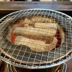 炭火焼肉 ぐら - さぁ！これから焼きま〜す！！