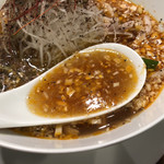 創作麺工房 鳴龍 - 出汁の深いスープ