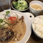 ハンバーグ屋 バイ チェスナット - ♪スパイシーチキン＆ハンバーグ¥1280