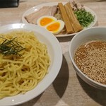 チャイニーズヌードル グルメン - 冷し濃厚魚介つけ麺