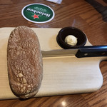 アウトバック ステーキハウス - おかわり自由のパン