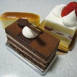 Patissier Kidokoro - ショートケーキ350円、ラ・ショコラ350円、プチフロマージュ150円