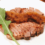 創作麺工房 鳴龍 - 炙り焼きチャーシュー(オニオンソース) 600円