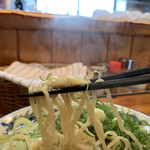 中華蕎麦 春馬 - 麺上げ⤴️