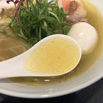 Japanese Soba Noodles 蔦 - サーモンの旨味濃密なスープ
