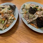 南京亭 - 肉野菜炒めは野菜シャキシャキ、てんこ盛りです～♪