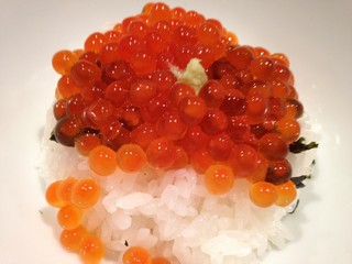 車力門 ちゃわんぶ - いくらご飯、味噌汁、漬物