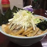 麺恋亭 - サービス麺恋 横から