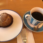 113219191 - 本日のケーキとホットコーヒーで885円