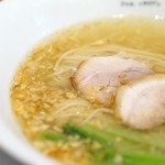 黄金の塩らぁ麺 ドゥエイタリアン - 