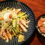 Yaki Miso Ramen Yadoya - 冷やし味噌 900円、マグロの頭肉のっけ飯 500円、土日各限定10食になります