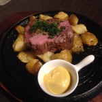 Grill & WineBar Arossa - オーストラリア産穀物牛のステーキフリット