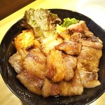 焼肉 旨火 - 神戸牛カルビ丼 2,000円