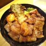 焼肉 旨火 - 神戸牛カルビ丼 2,000円