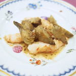 ペレグリーノ - 前菜　～季節の組み合わせ～　北海道　古平（ふるびら）より　牡丹海老を優しい火入れで調理　イタリア産カルチョーフィマモーレとの組み合わせ