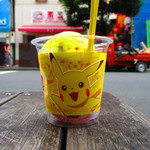 サーティワン アイスクリーム - 『10万ボルトアイス』と『ラブポーションサーティワン』のダブルアイス。