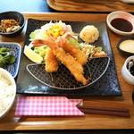 うどんカフェ 三和 - 海老フライ定食