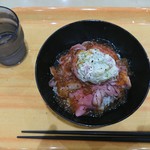 ローストビーフ星 - アボガド＆トマトのローストビーフ丼