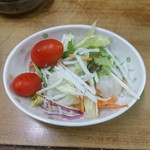 伊勢屋酒店 - トンカツのサラダ。