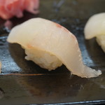 弥助寿司本舗 - スズキ