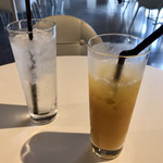 Audi Delight Cafe - ドリンク&デザートセット(ガトーチョコラ、オレンジジュース)