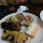 洋惣菜 亀洋 - 見た目も綺麗です