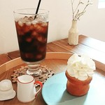 コトリベイク - レモンクリームケーキとアイスコーヒー