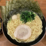 宮本商店 - 豚骨醤油ラーメン（並）＋ 海苔増し