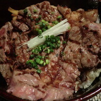 旬菜ステーキ処 らいむらいと - 牛ロース肉の特製ステーキ丼　150ｇ　1,480円