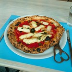 PIZZARIA LA VALLE di TOKYO - ピエンノロマリナーラ+モッツアレラ