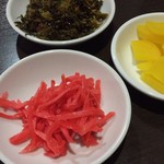 ラーメン新蔵 - 紅生姜、高菜、沢庵