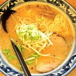 ○屋製麺店 - 冬季限定みそらぁめん（￥720）2012_2_12訪問時点で赤味噌中心＆軽くピリ辛に変更（他は同じ）。これが激ウマ！100点です！2012_1_24訪問。白味噌中心の優しい味。90点