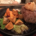 壱岐 - ＊壱岐牛のステーキ。
かなりのボリュームでこれだけでもお腹いっぱいに。
肉厚でジューシーなお肉、美味しいです♫