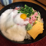 すし居酒屋みやうち - 山海丼、800円です