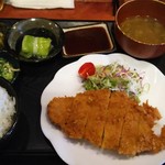 むちゃく - トンカツ定食  ご飯中盛り  ８００円