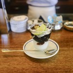 コーヒーハウス ニシヤ - コーヒージェリー（ピニャコラーダ、トニックウォーター、コアントローでマリネしたパイナップルを乗せたバージョン）（550円）税込