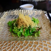 ＳＩＬＩＮ 火龍園 - 天然真鯛のお刺身サラダ 白胡麻風味のソース。