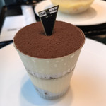 トシ・ヨロイヅカ 東京 - 