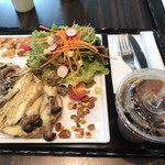 トシ・ヨロイヅカ 東京 - 