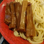 勢拉 - 極太黒メンマ、麺アップ