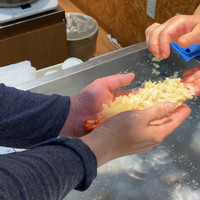 浅草じゅうろく - 海老を巻いて出来上がり。