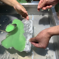 浅草じゅうろく - ロウを伸ばして。