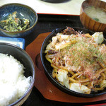 みのり食堂 - 焼きうどん　500円