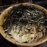 なぜ蕎麦にラー油を入れるのか。 - 肉そば(中)