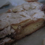 ル パティシエ タカギ - カットしたクロワッサノザマンド　ｂｙ すぷちん