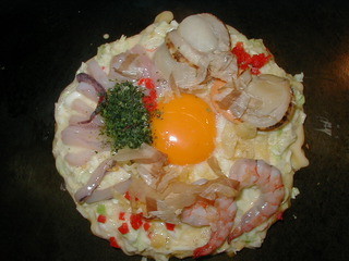 Okonomiyaki Gu - 海鮮玉です。イカ・海老・ほたて・タコなど